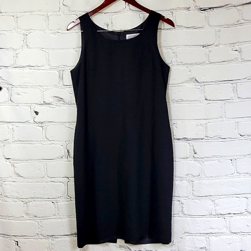 Jessica Howard Black Sheath Dress